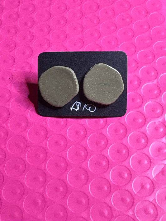 G003