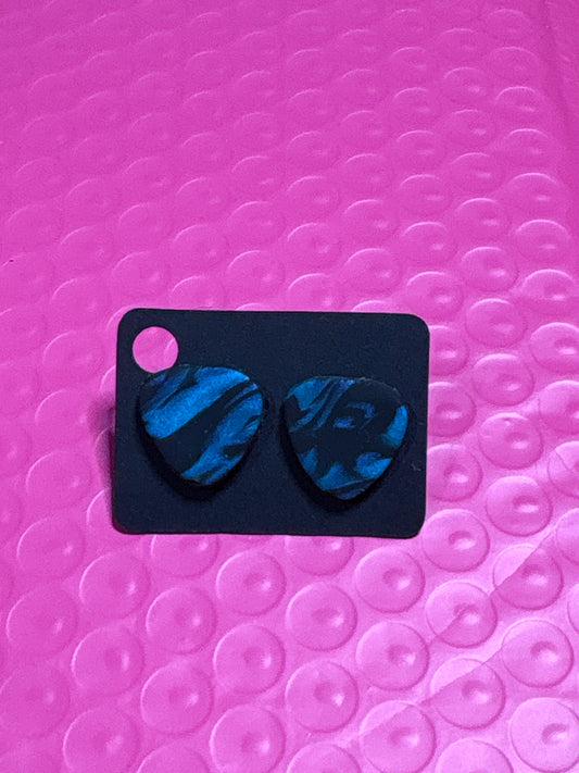 B008